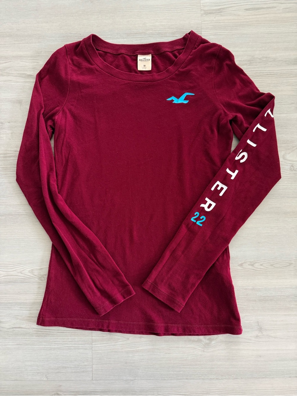 Vintage Y2K Hollister Burgundy Long Sleeve Crewneck Tee Sleeve Spell Out Medium
